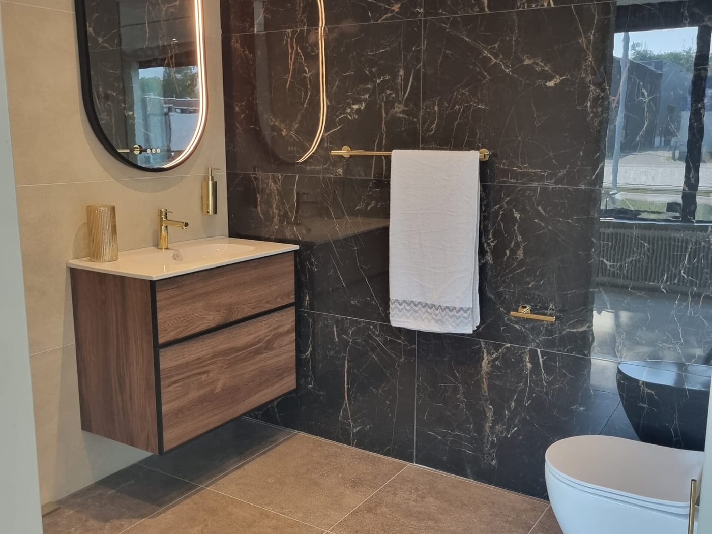 Showroom van Jacobs Bouw Helmond aan de Engelseweg 210c in Helmond